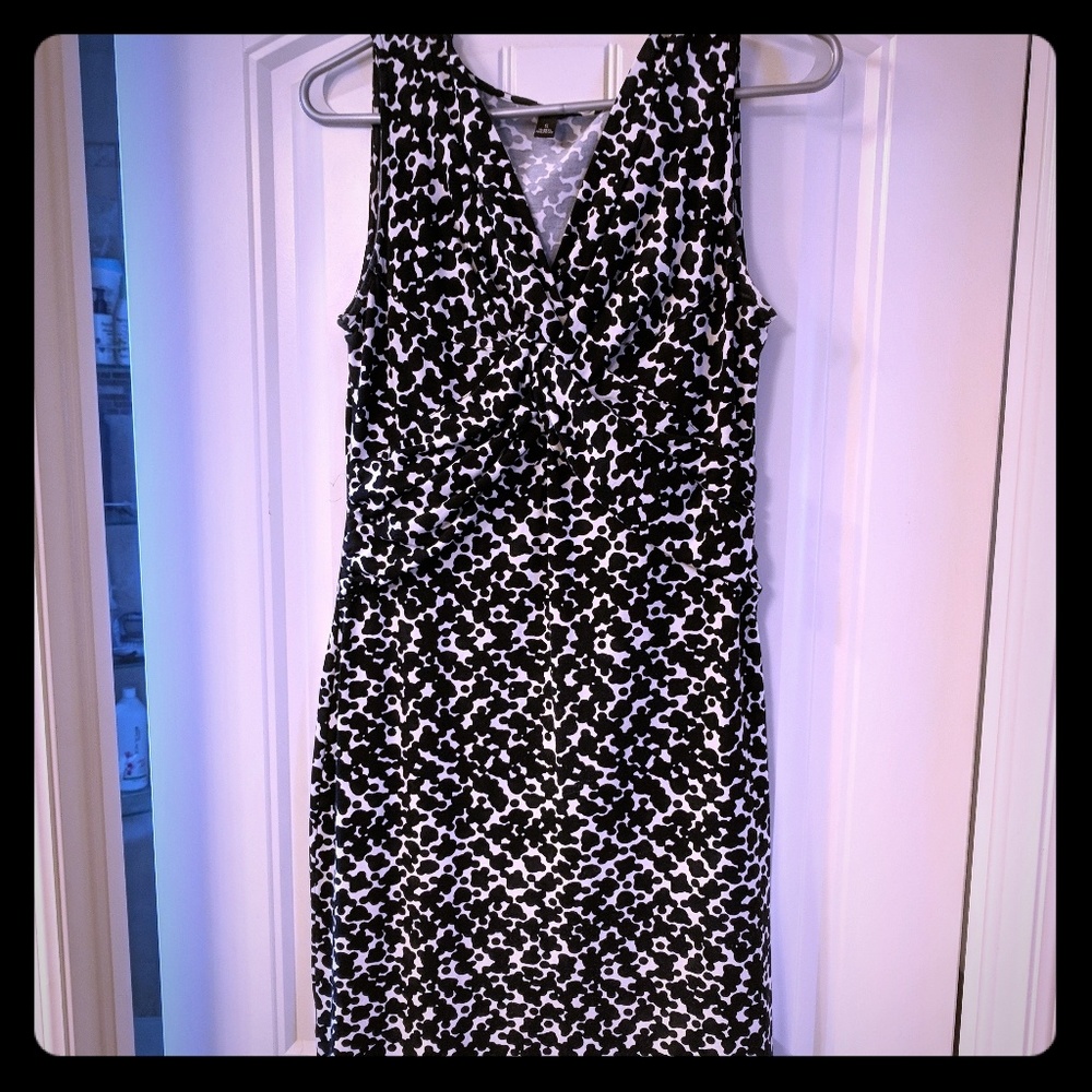Cute fitted dress!
